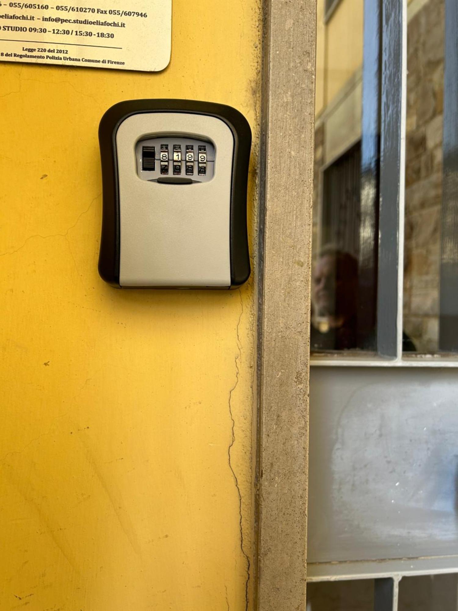 Appartamento Incantevole Con Patio Φλωρεντία Εξωτερικό φωτογραφία